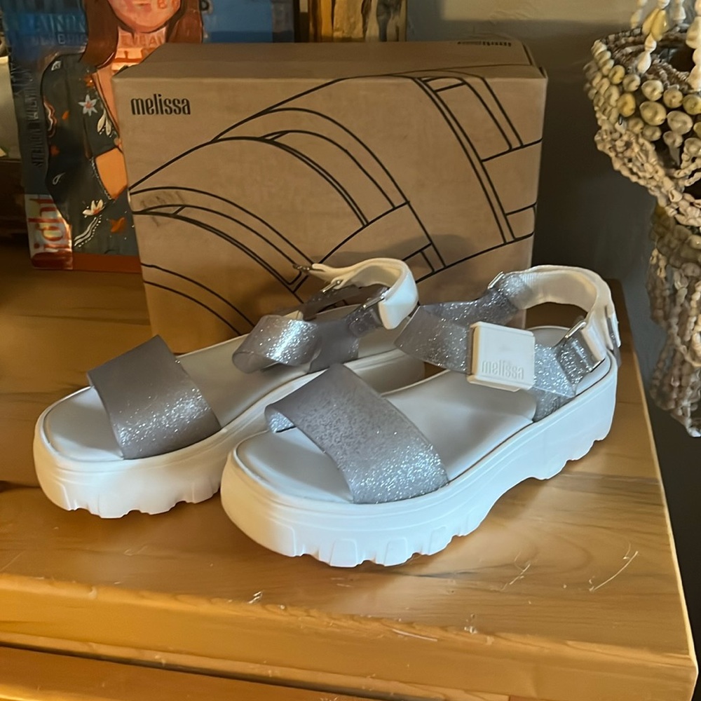 Melissa “kick” jelly sandals